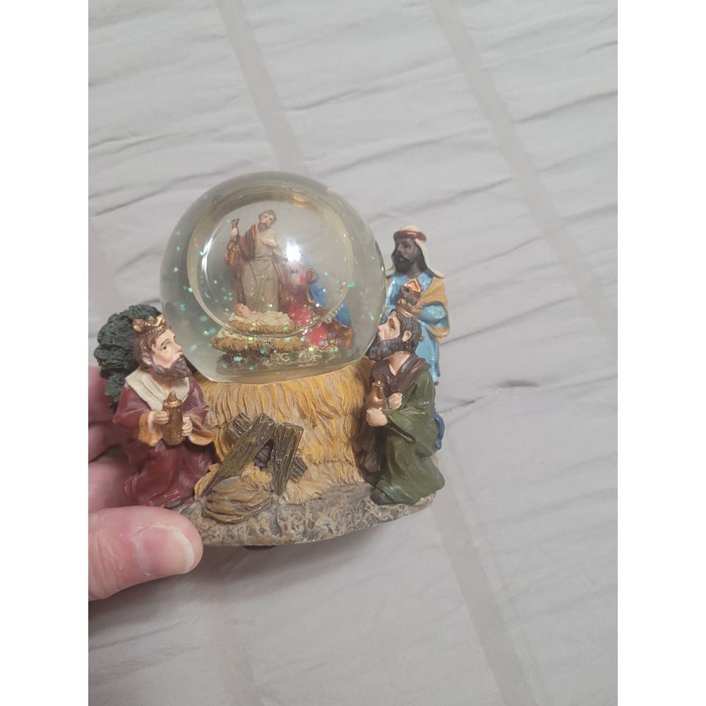 Vintage Nativity Scene Snow Globe‎ Christmas Decoration Figurine